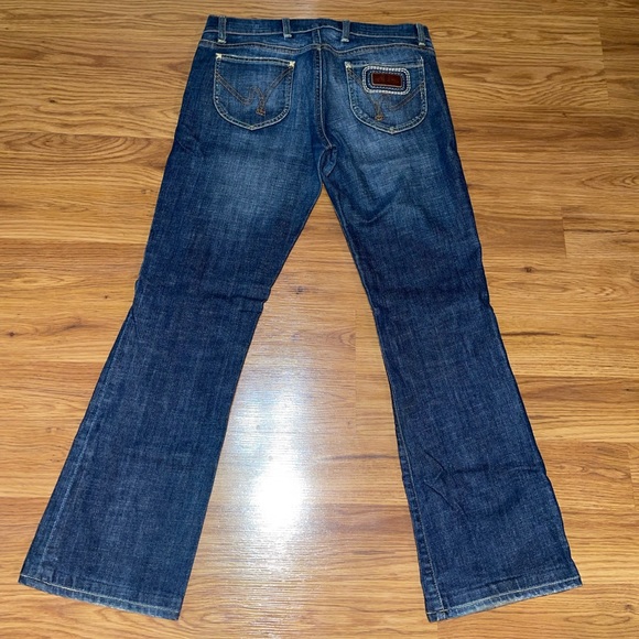 đź–¤CITIZENS OF HUMANITYđź–¤ Low Waist Boot Cut Jeans - Picture 7 of 8